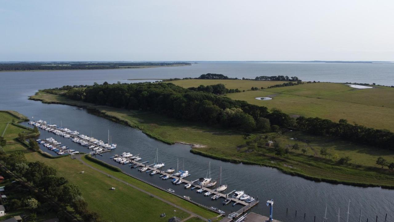 Reetferienhaus - Schaprode Hafen Eksteriør bilde
